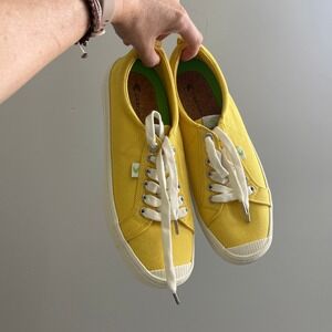 Cariuma OCA Low Yellow Canvas Sneaker Mens 8 Womens 9.5 Casual NWOT Skate Shoes